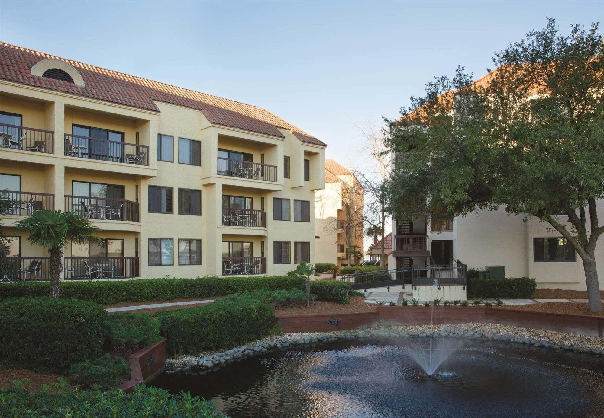 Отель Marriott'S Harbour Point And Sunset Pointe At Shelter Cove Хилтон-Хед-Айленд Экстерьер фото